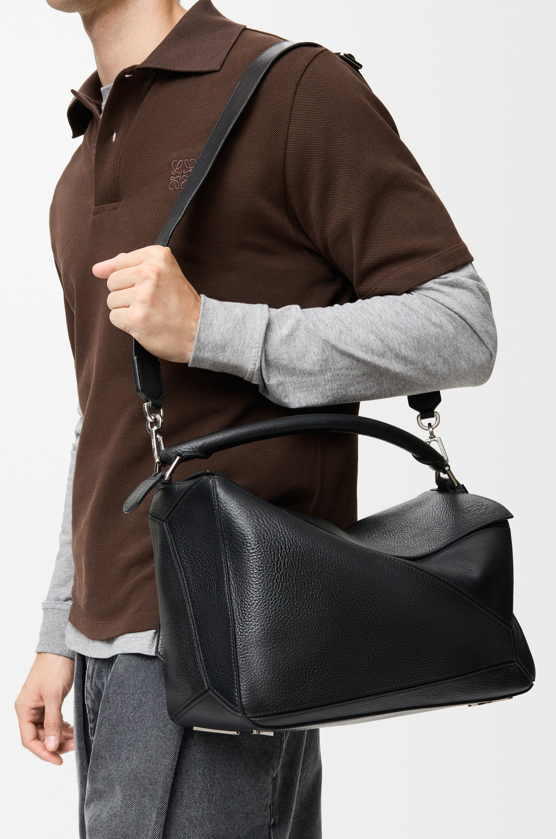 パズルバッグ ラージ（サプルグレインカーフ） ブラック - LOEWE Japan