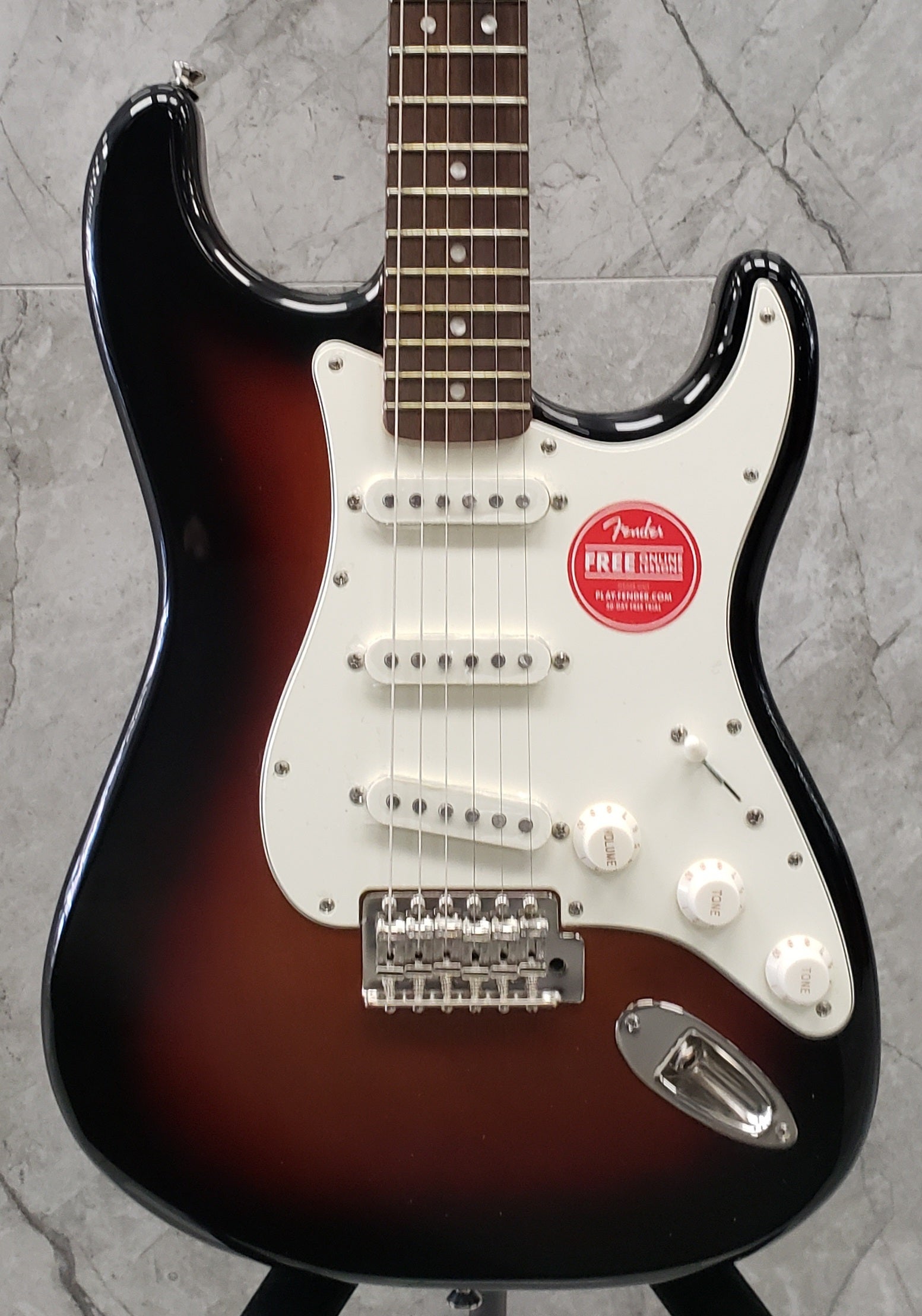 Squier Classic Vibe 60s Stratocaster 3-Color Sunburst 0374010500