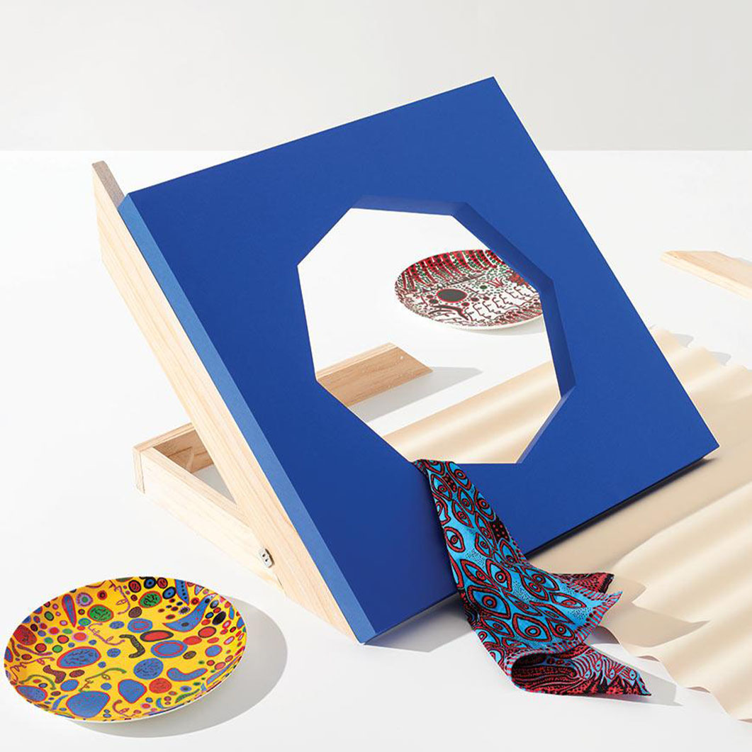 草間彌生：Women Wait for Love インテリアプレート(Women Wait for