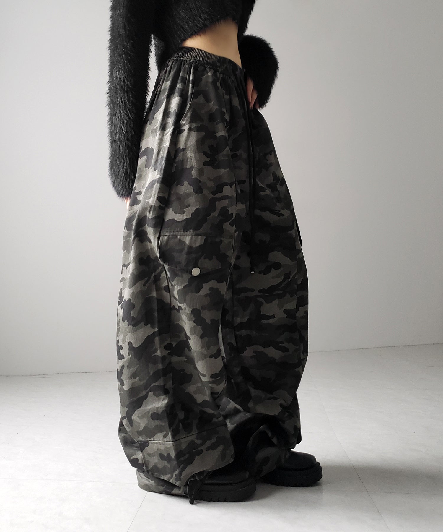 裾絞り可能2WAY 】カモフラミリタリーツイルワイドカーゴパンツ