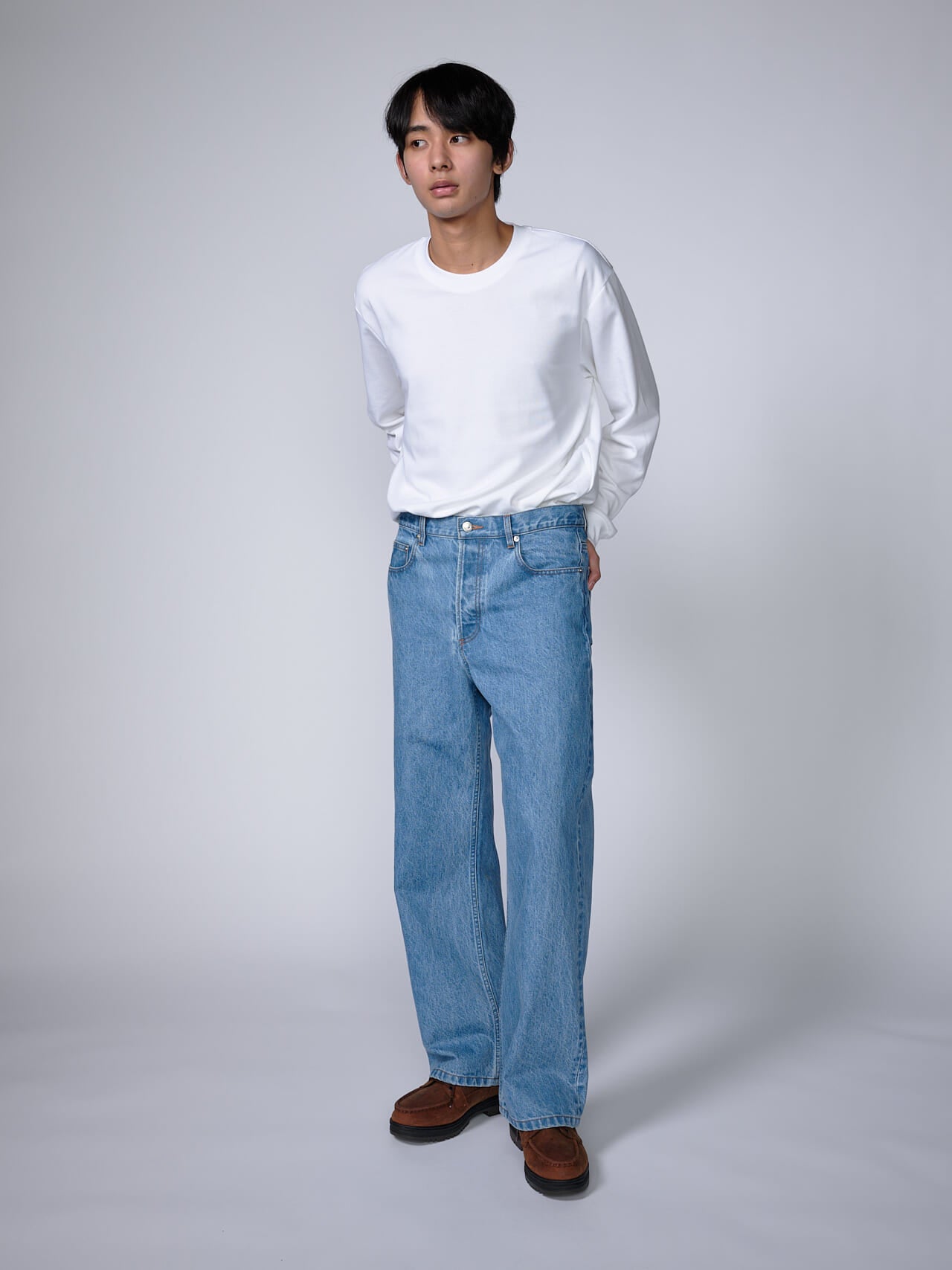 A.P.C.」の定番名品ジーンズがこんなに今っぽい姿になるなんて
