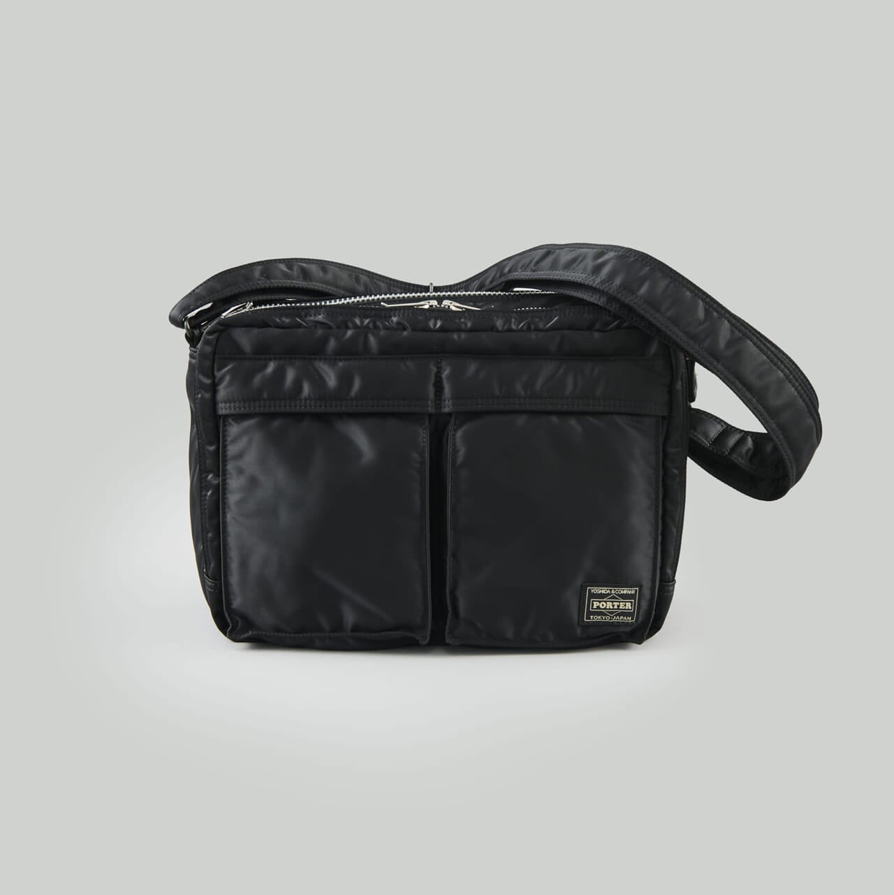 待望の黒に飛びつく！ 「ポーター」の“新生タンカーのブラック”が気に