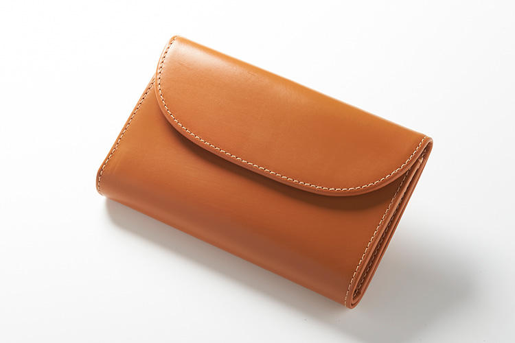 人気の秘密は味と艶！売れている「英国3大レザーブランド」財布Best 3