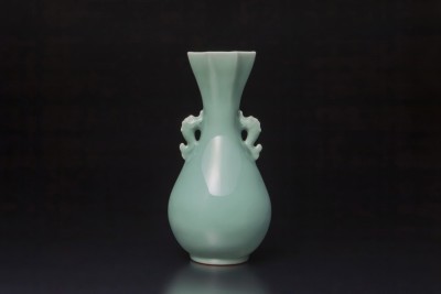 鍋島青磁鯱耳花瓶 | 商品詳細 東洋古陶磁の前坂晴天堂