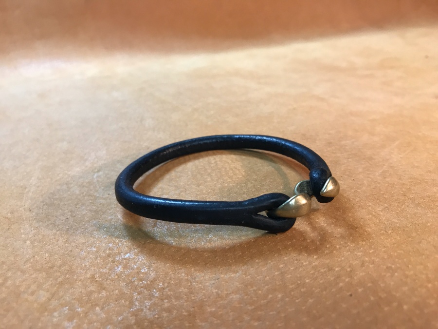 ハンドメイドレザーブレスレット（幅7mm）｜バイカーズスタイルの