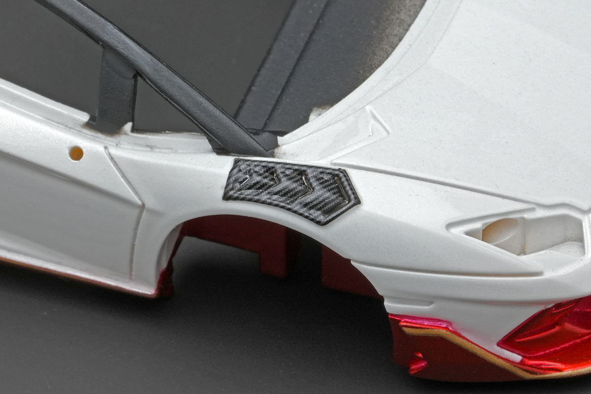 Make Up Co., Ltd. / 色を塗ってデカールを貼ればハイ完成！ ではない