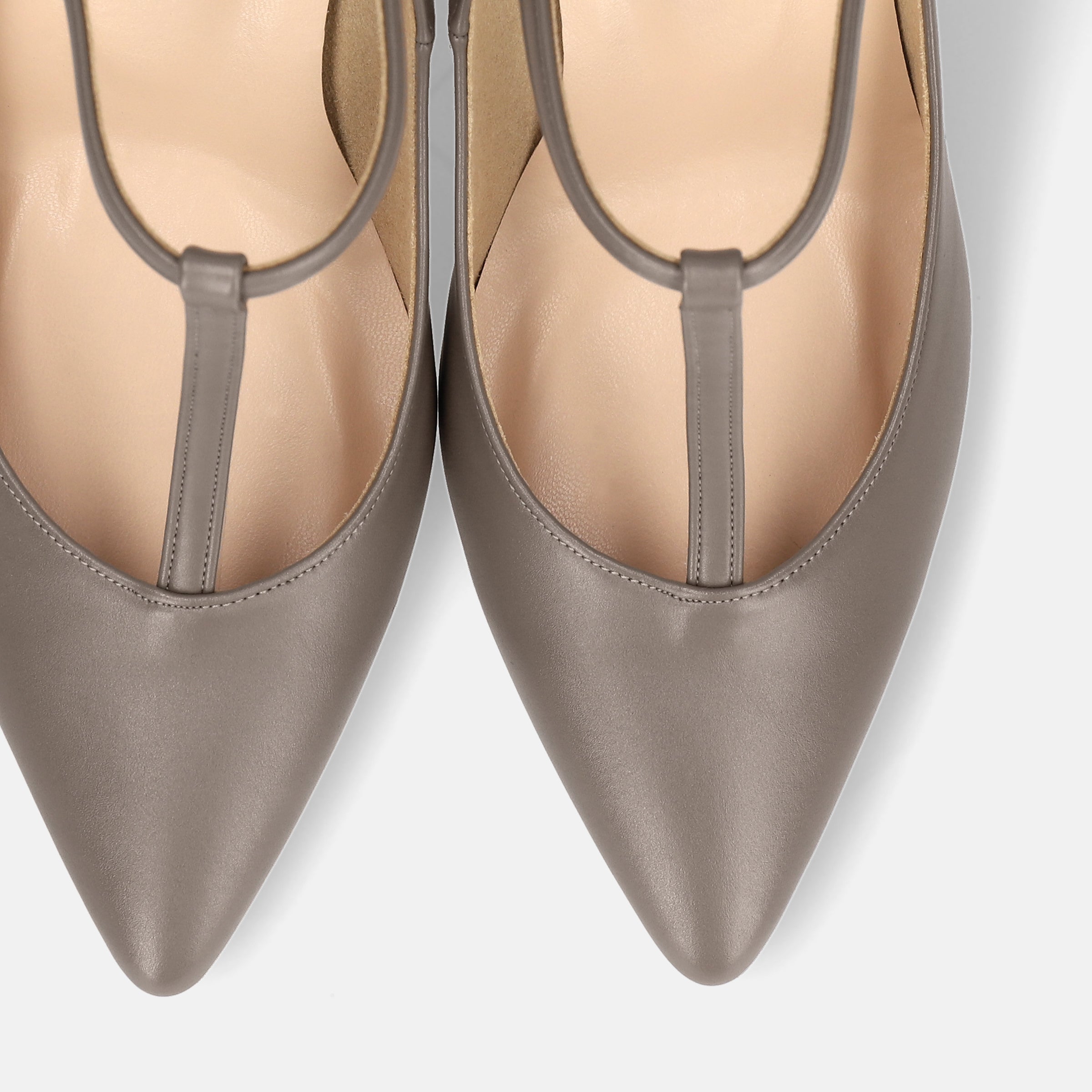 30%OFF：Tストラップ パンプス 7cmヒール（m72003）グレージュ