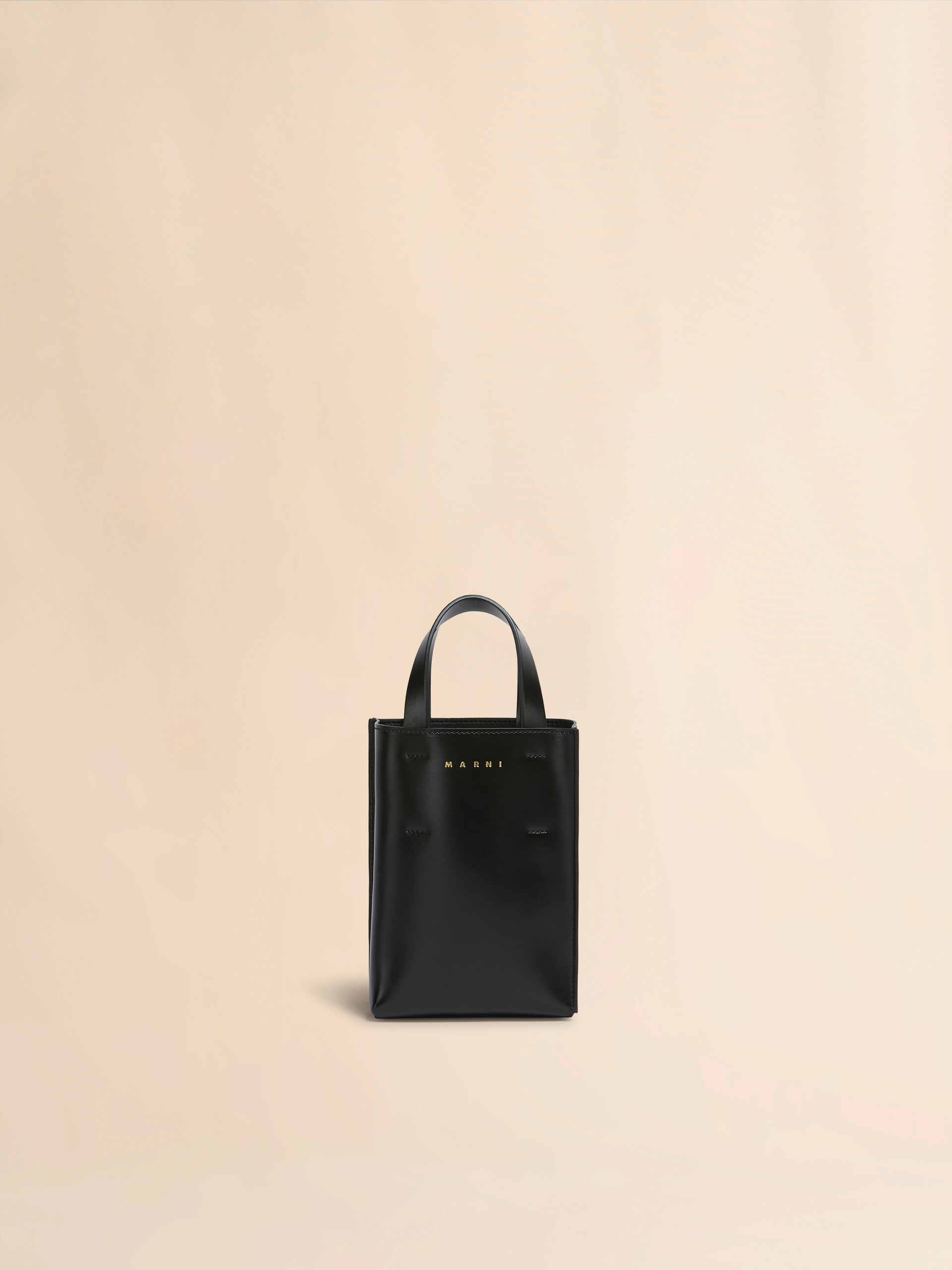 ブラック レザー MARNIロゴストラップ MUSEO ナノバッグ | Marni