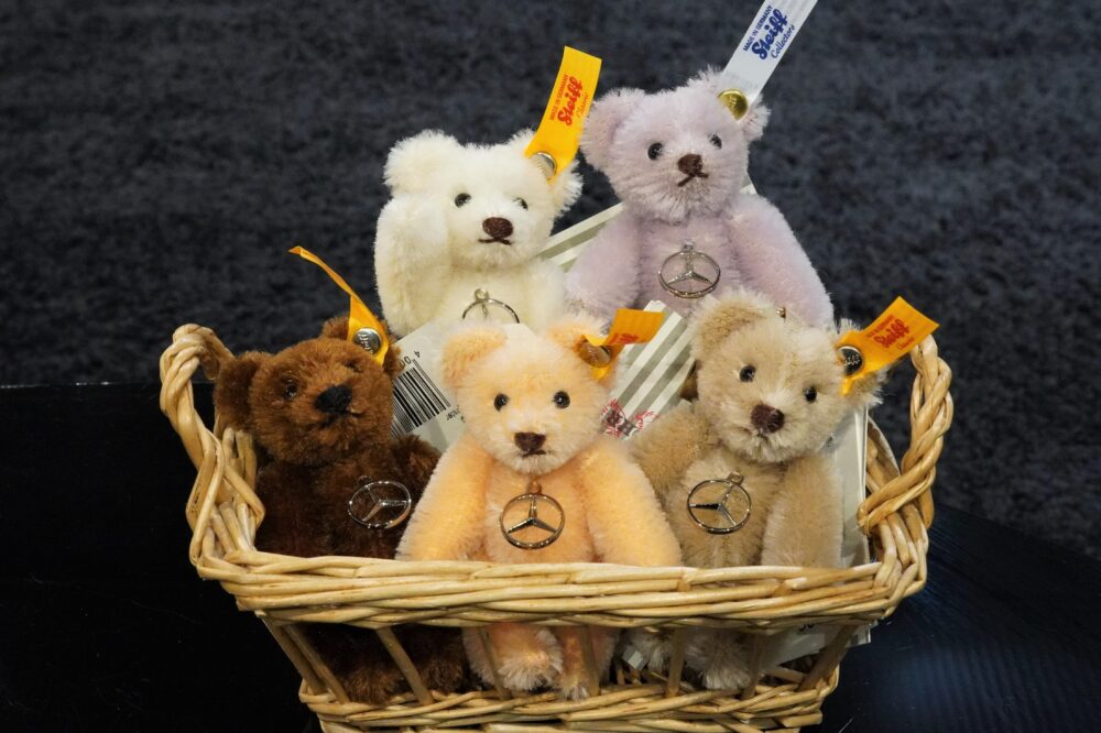 テディベアの最高級ブランドとメルセデスのコラボ！シュタイフ