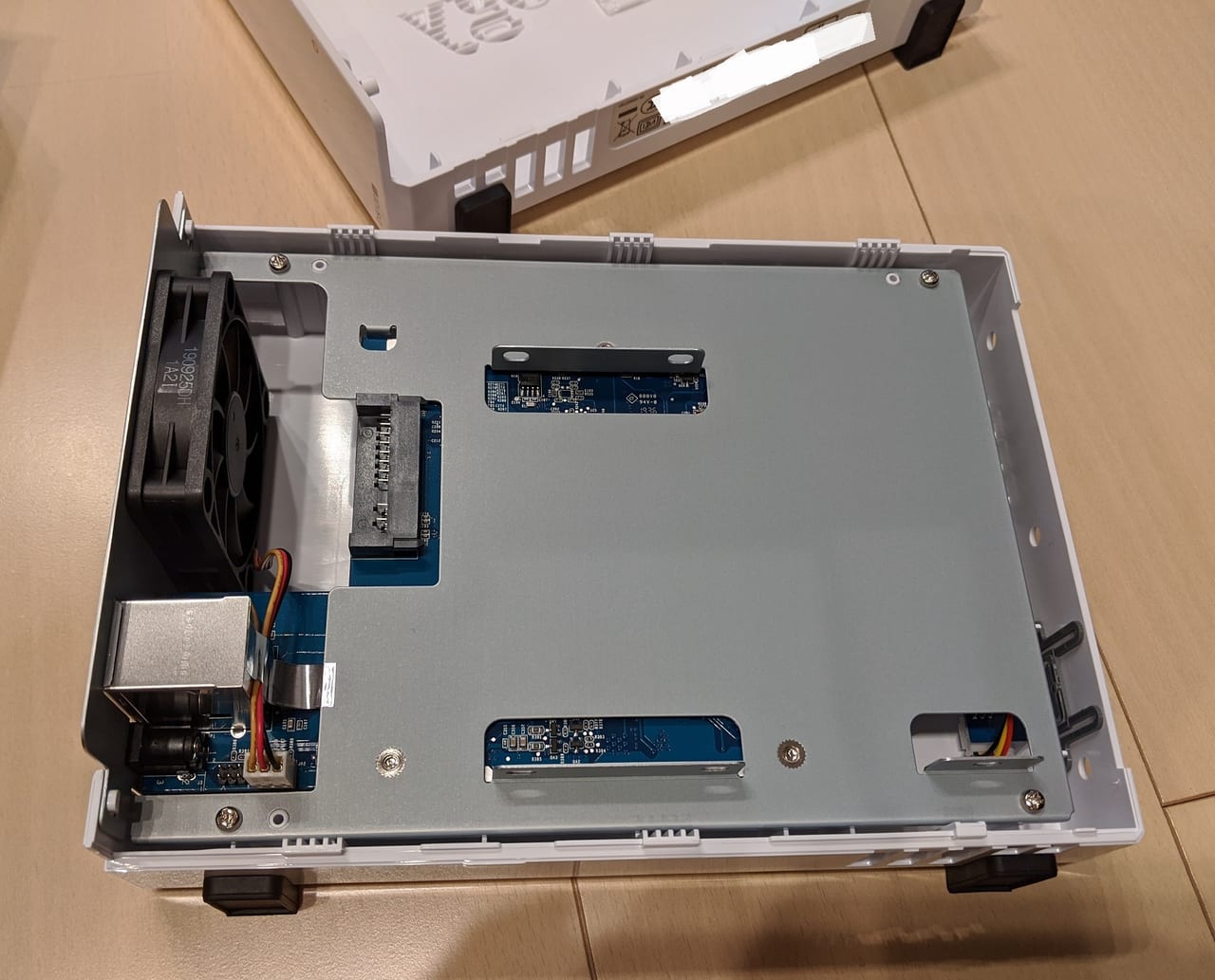 NASの設置方法（Synology DS120j)～HDDの取り付け編～ | みかん