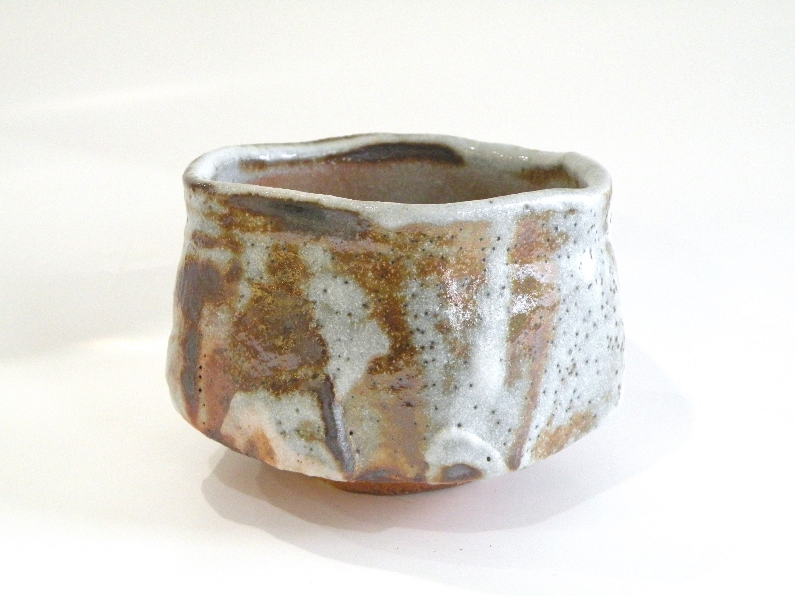 美濃焼伝統工芸品協同組合 | 鼠志野茶碗