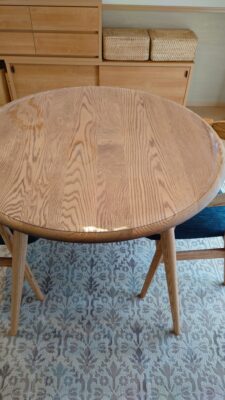 モモナチュラルのラウンドテーブルにテーブルマットをオーダー | 透明