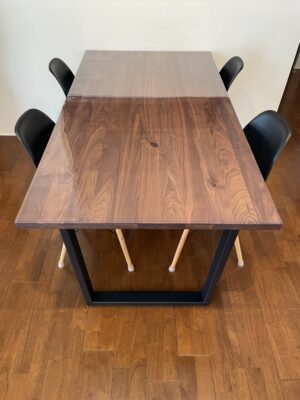 アクタス FJ DINING TABLEにテーブルマットを敷いた事例 | 透明