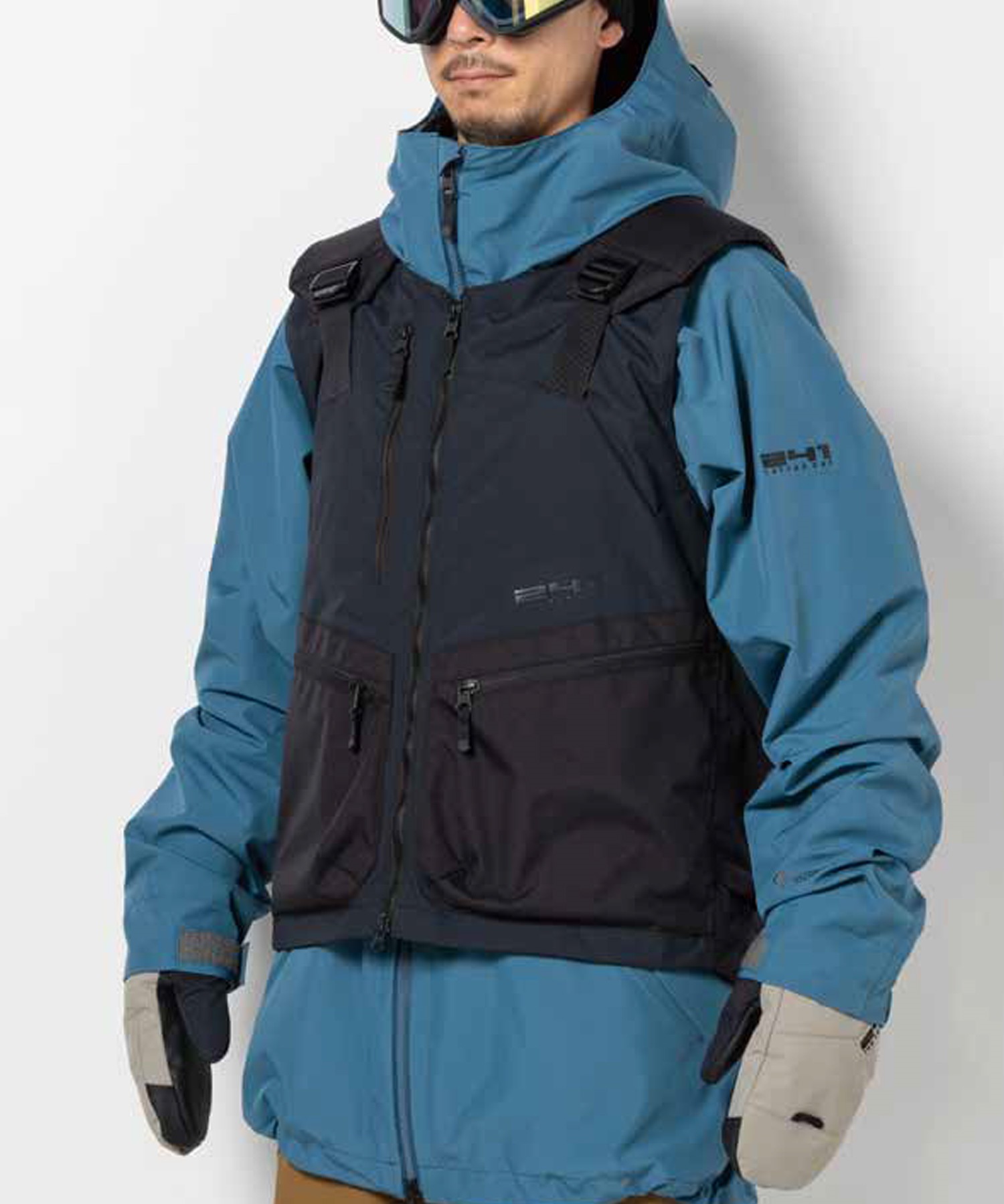 241 トゥーフォーワン POW HUNTER VST ユニセックス スノーボード