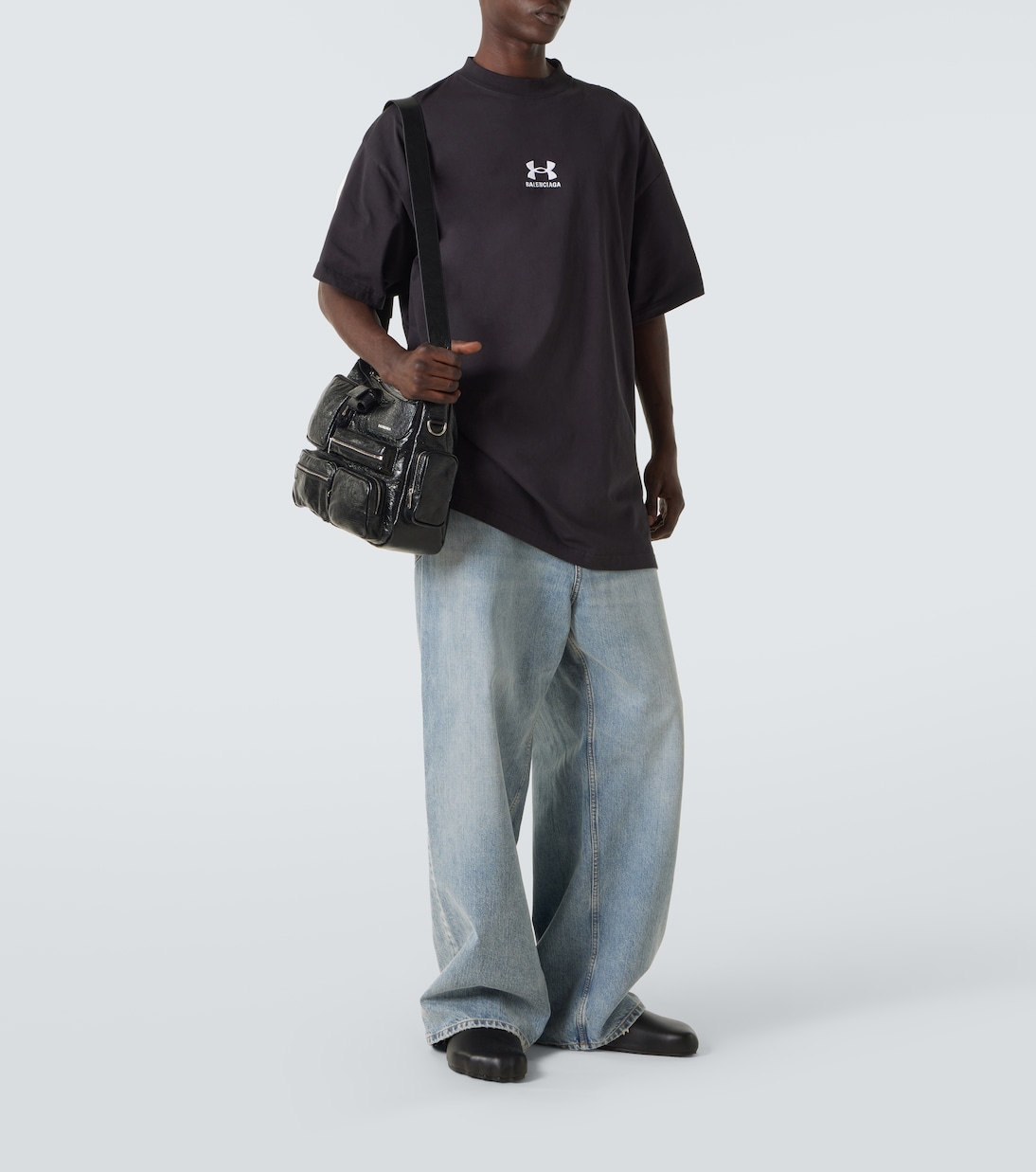 Superbusy leather messenger bag in black - Balenciaga | Mytheresa