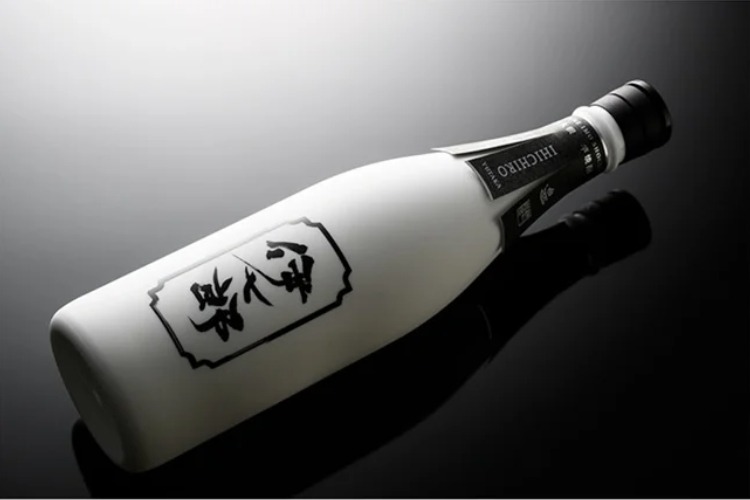 ワンランク上のプレミアム本格芋焼酎「伊七郎 豊 | IHICHIRO YUTAKA