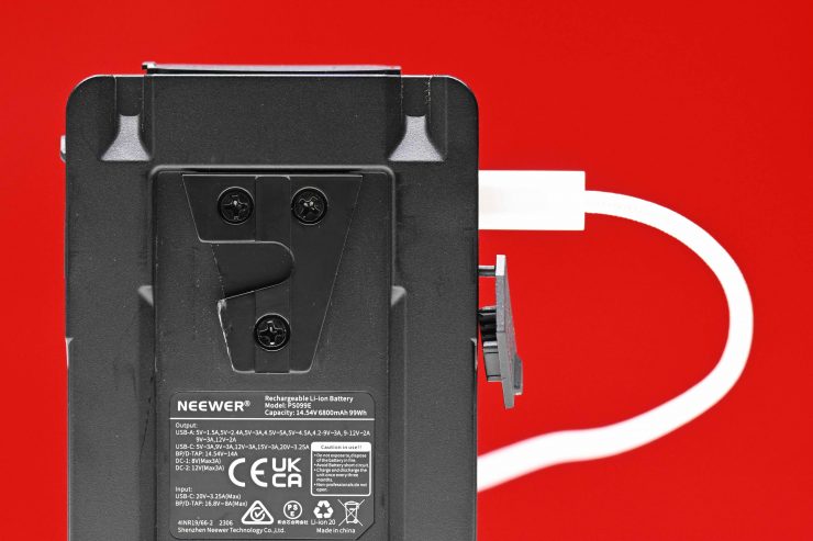 Neewer PS099E V-Mount Battery Review - Newsshooter