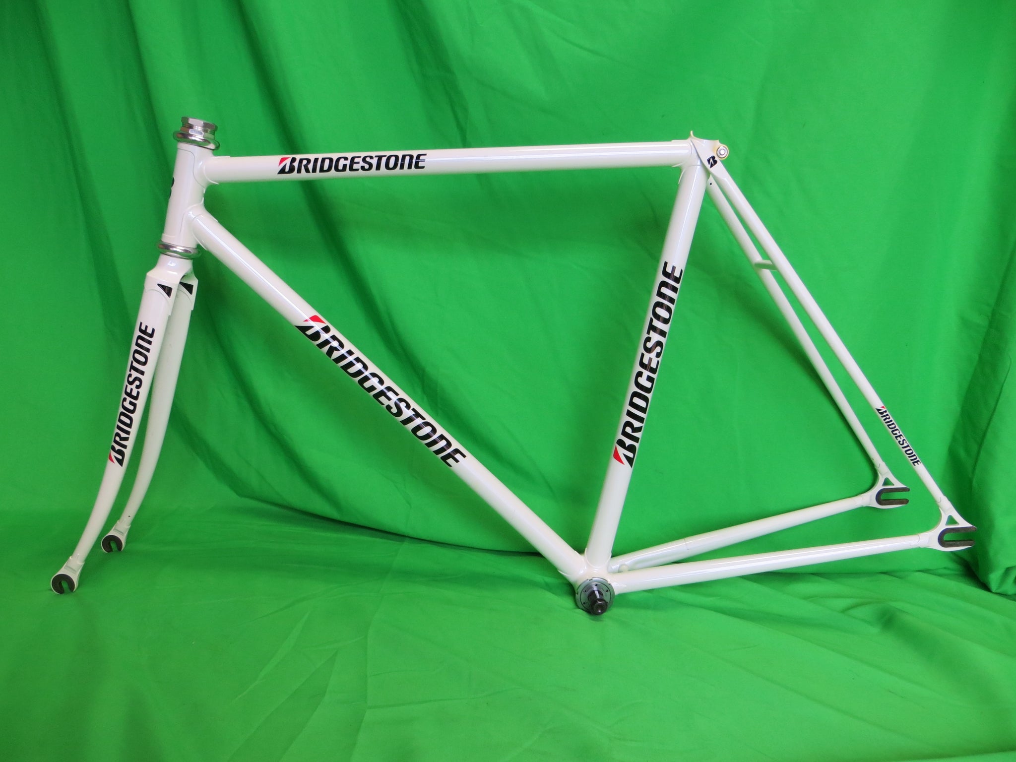 Bridgestone // White // 50.5cm – NJS EXPORT