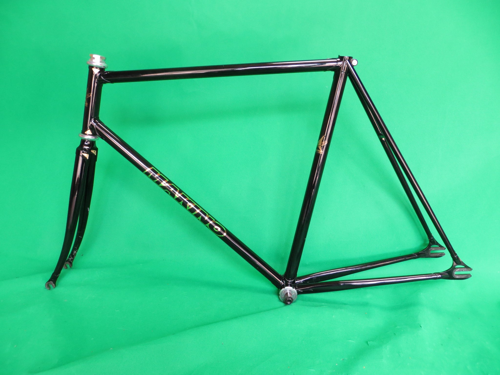 Makino // Black Metallic // 55.5cm – NJS EXPORT
