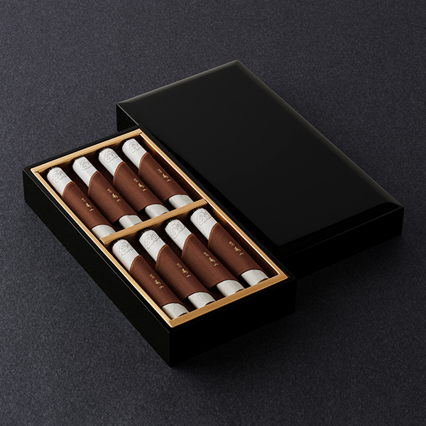 沈香寿山 塗箱短8入 | 贈答用お線香 | 日本香堂公式