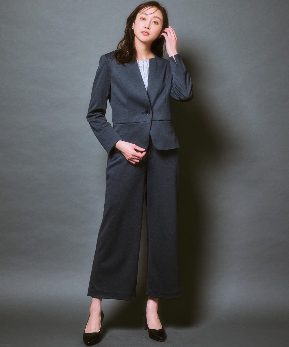 レディーススーツ】セミワイドパンツスーツ（ノーカラージャケット＋