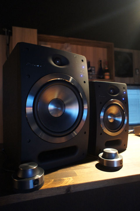 Pioneer DJ用モニタースピーカーの比較試聴が可能です。 - サウンドテック