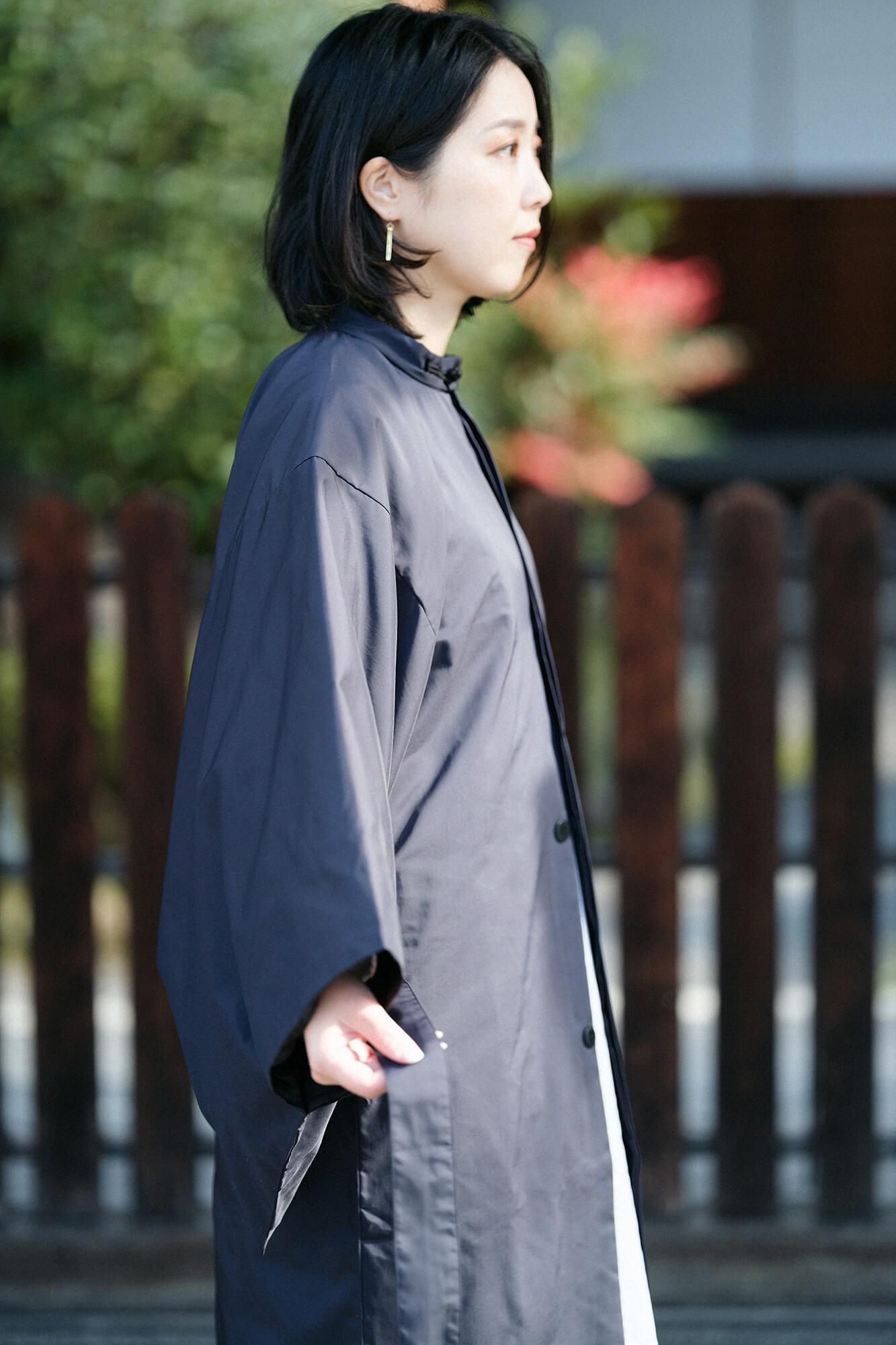 撥水織（はっすいおり） 円領外套（えんりょうがいとう）／黒紺（