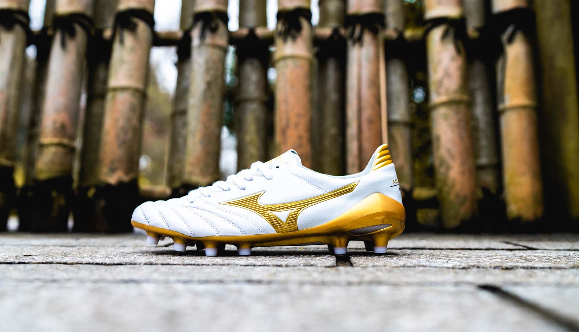 Mizuno Launch The 'Victory Gold' Pack - SoccerBible