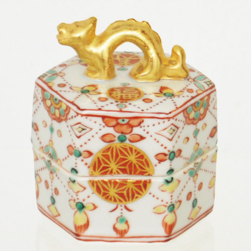 茶道具 香合（こうごう） 香合 赤絵 六角（辰） 高野 昭阿弥 干支 辰