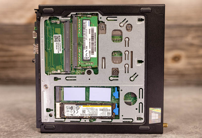 Lenovo ThinkCentre M90q Tiny Gen2 Underside Overview SODIMM Memory