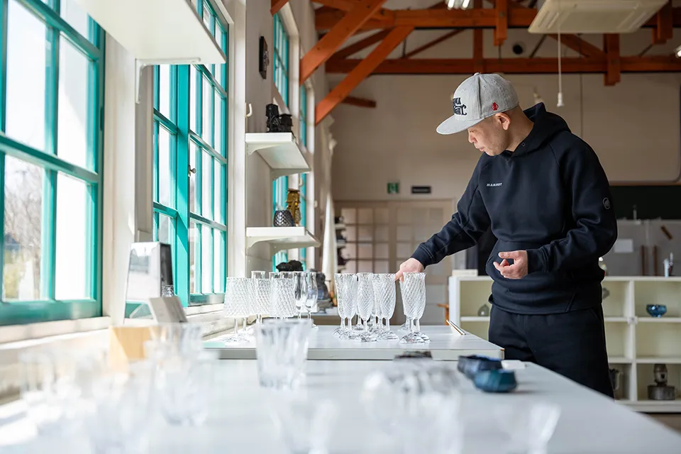 吹きガラス工房「Magma Glass Studio」主宰／ガラス作家 井上愛仁