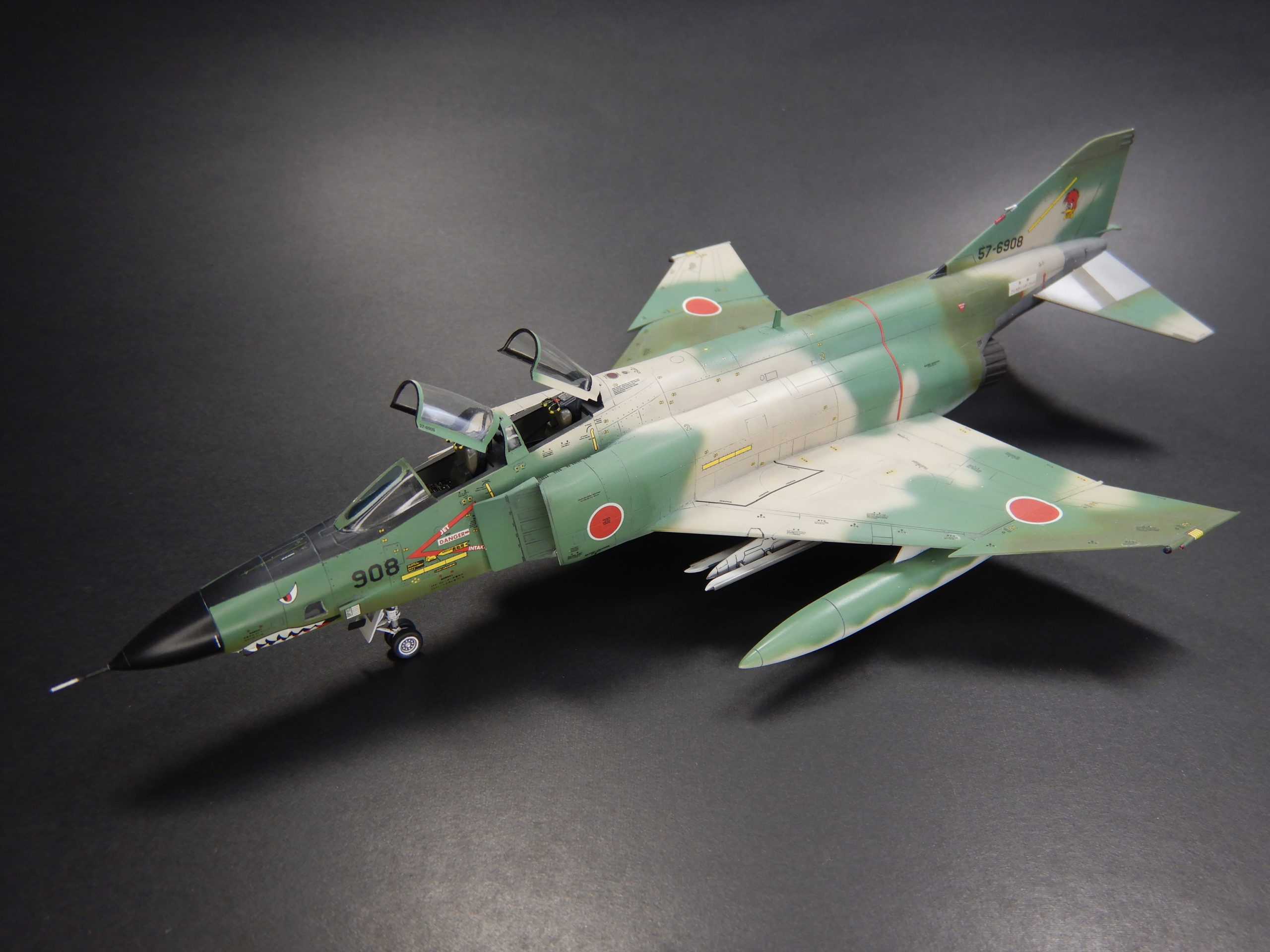 ハセガワ 1/72 航空自衛隊 RF-4E ファントムII 第501飛行隊 シャーク