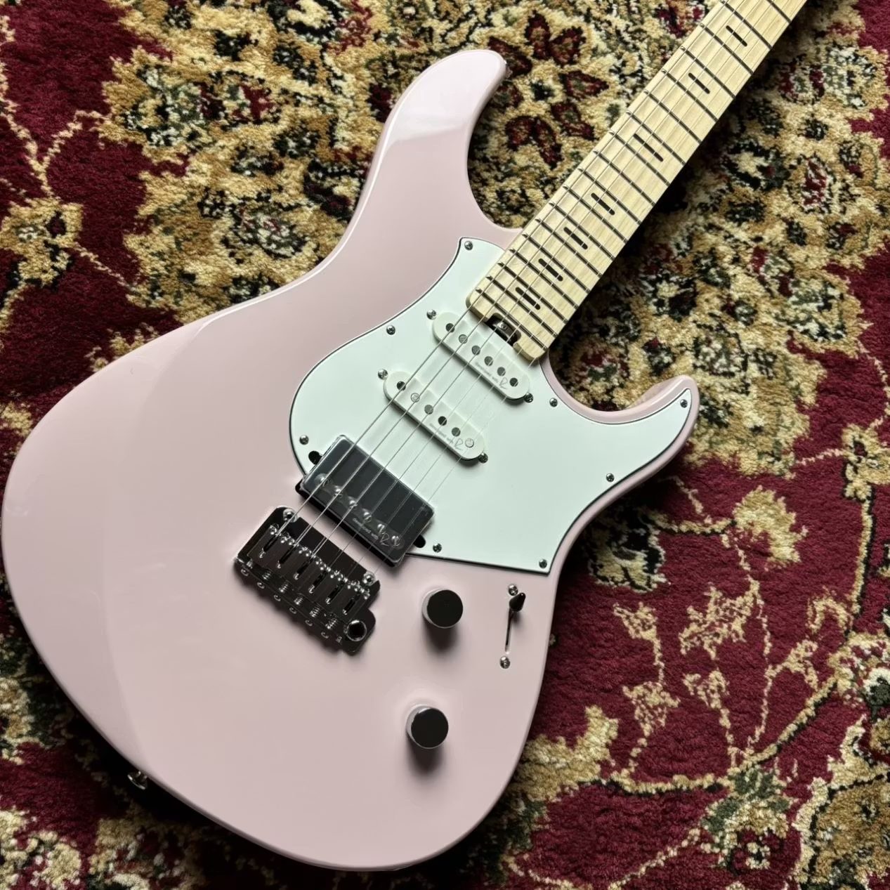 YAMAHAのエレキギター＆アコギが勢揃い！あなたにピッタリの一本が