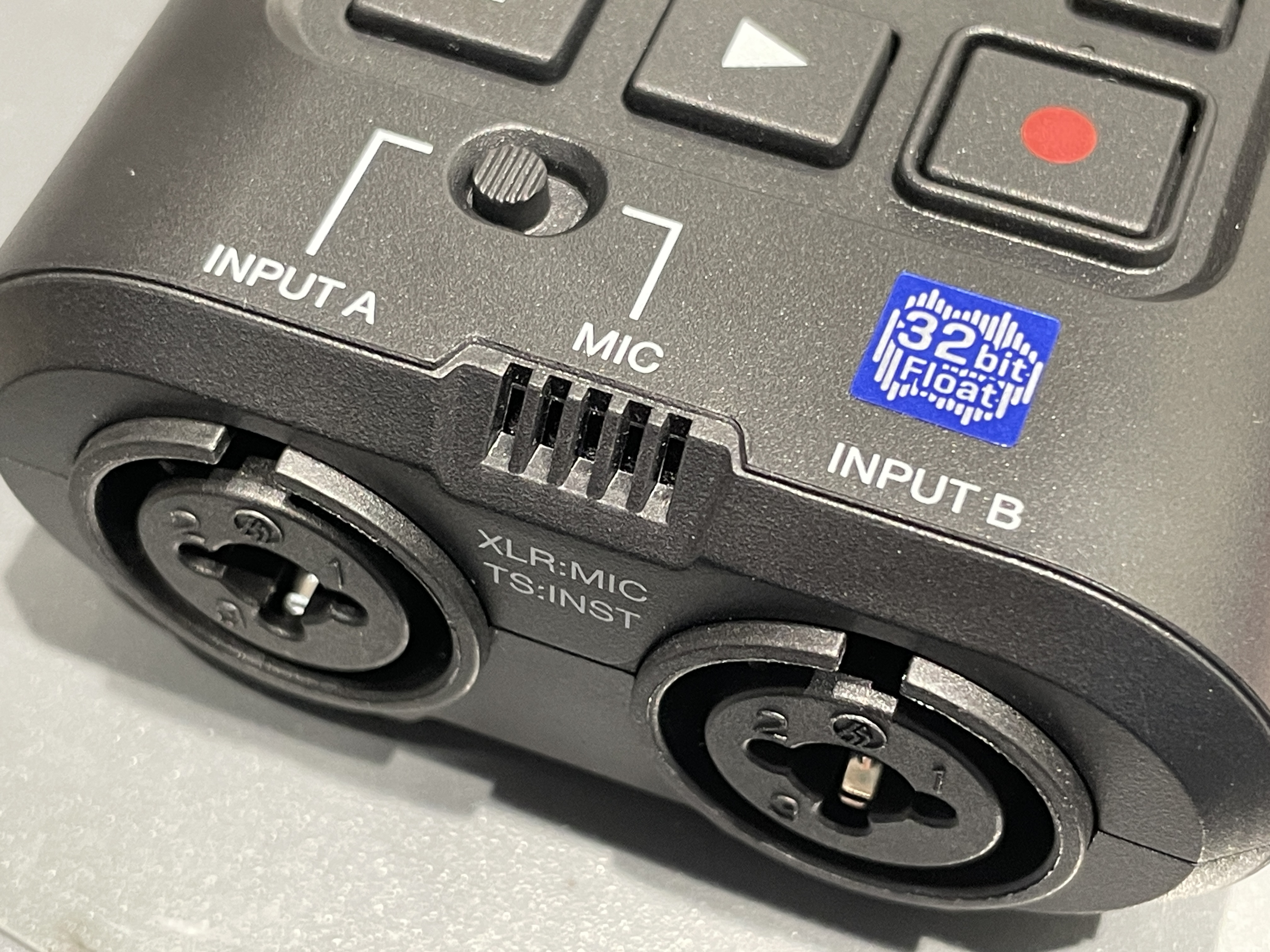ZOOM R4 MultiTrak 入荷しました！｜島村楽器 名古屋パルコ店