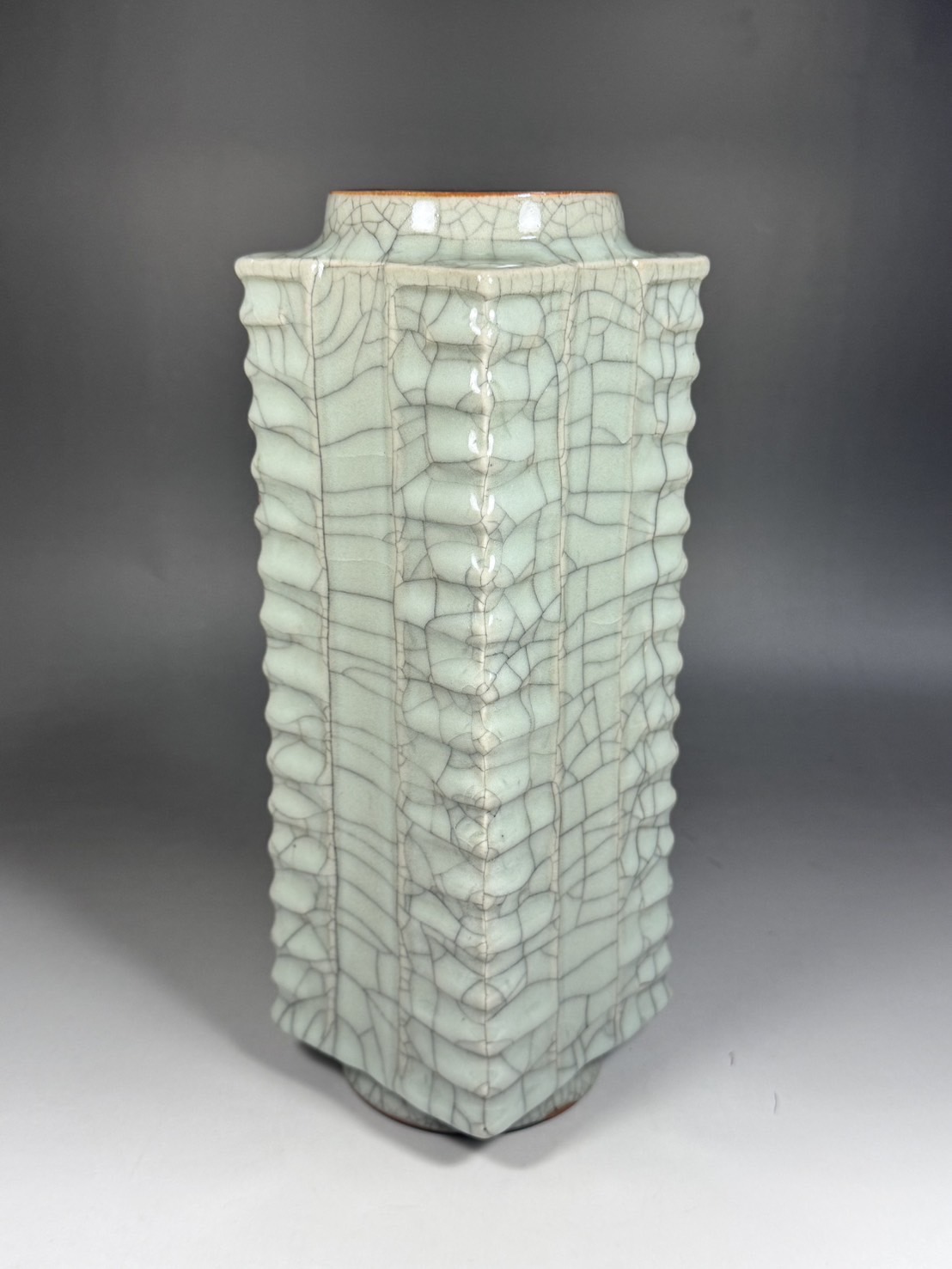 中国 倣哥窯 青磁 算木形 「甲」 花瓶、琴（十三絃、十七絃） | 新栄堂