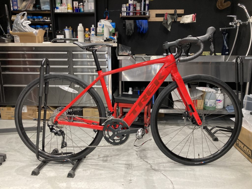 TREK Domane AL+ 5 × ハイエナ レンジ エクステンダーバッテリー