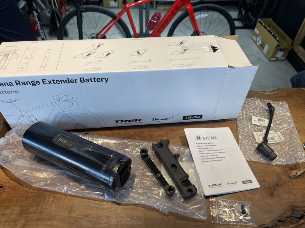 TREK Domane AL+ 5 × ハイエナ レンジ エクステンダーバッテリー