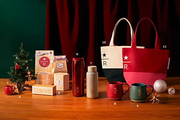 高さ4.5mのきらめくステンドグラス風ツリーとぬくもりを届ける