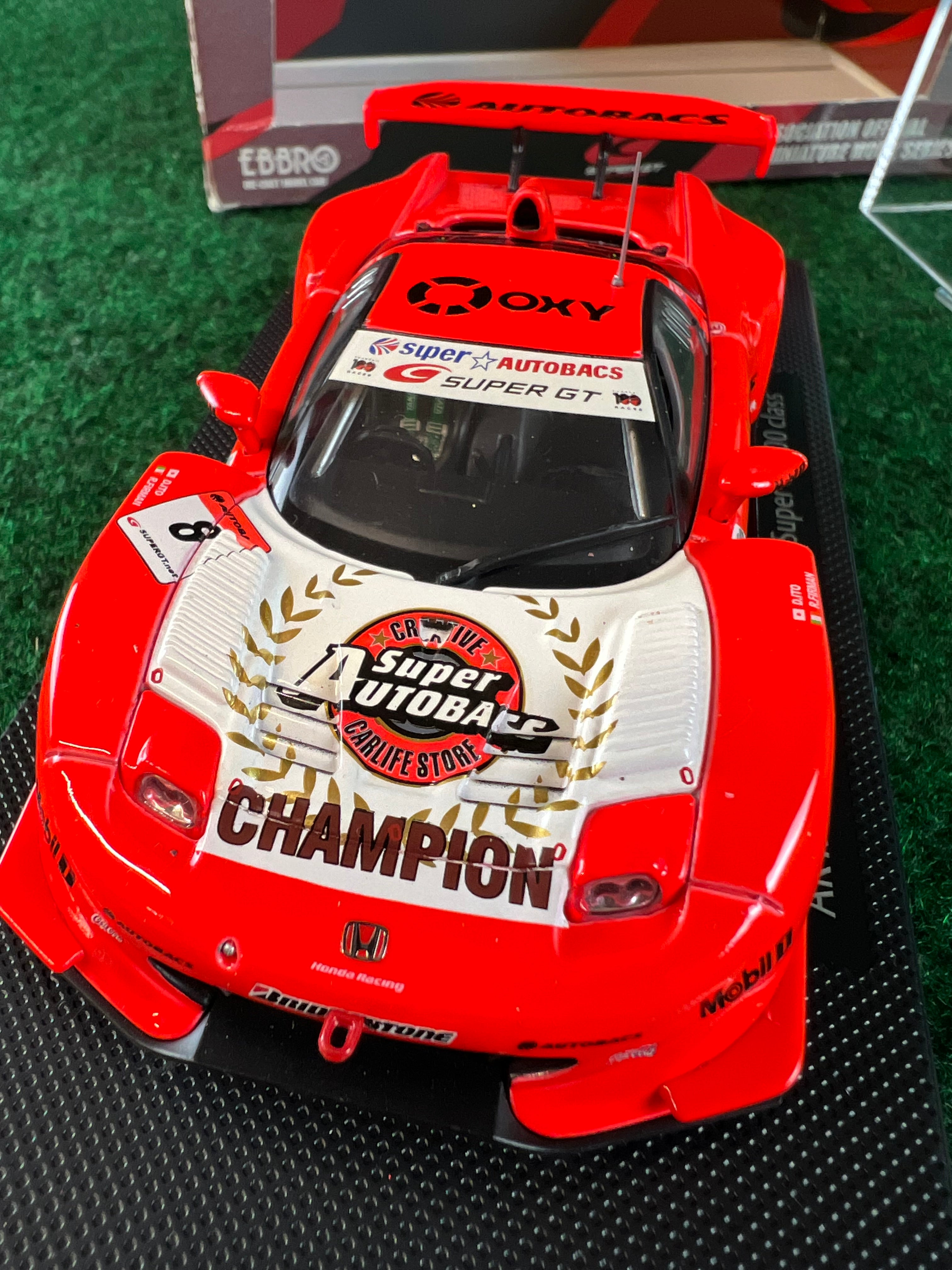 EBBRO - SuperGT 2007 ARTA NSX Championship Car with Signature
