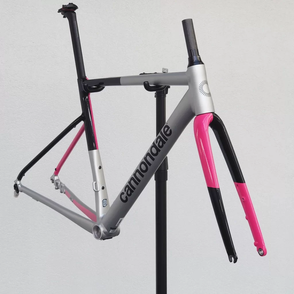 大変希少な限定フレームが入荷！cannondale CAAD13 チームレプリカ