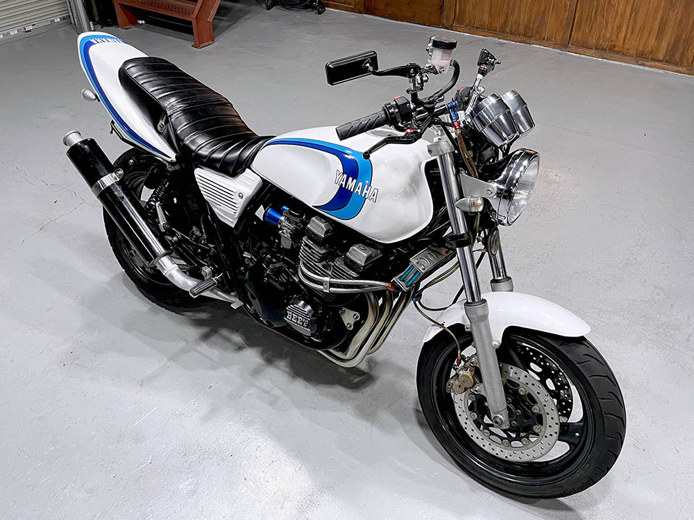 中古バイク YAMAHA XJR400｜4HM – 京都のバイクショップSPEC-M