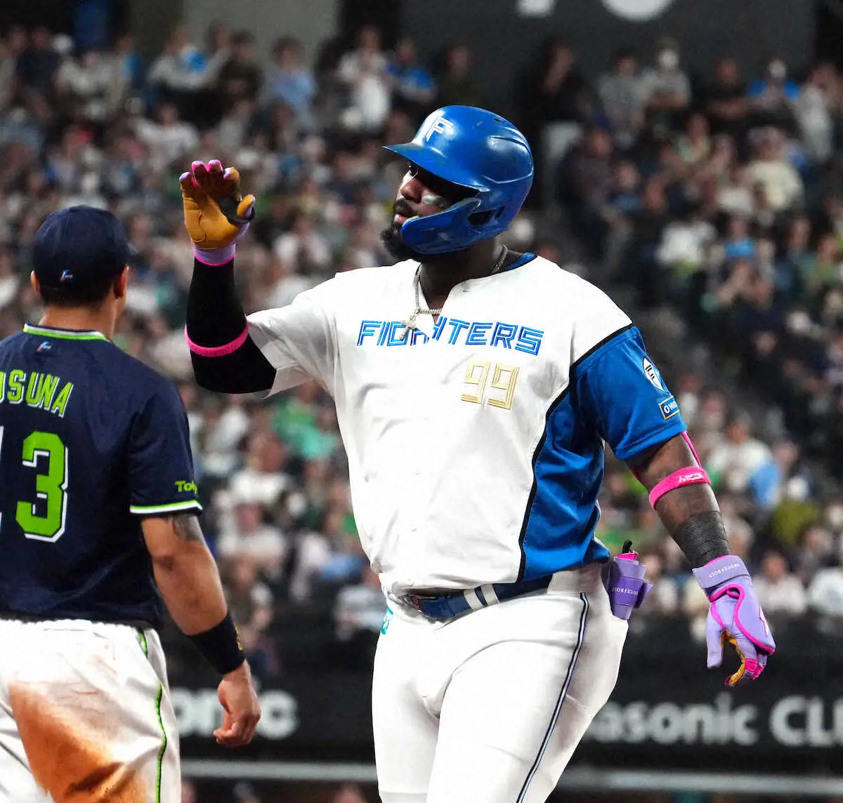 日本ハム・レイエス 鬼に金棒“モーレに魚雷バット”6月MVPで「チーム