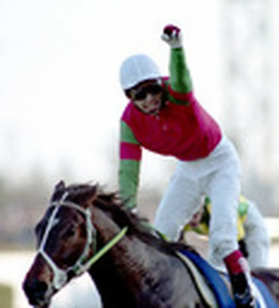 追憶の朝日杯FS】96年マイネルマックス 新婦に贈った初G1 佐藤哲が見せ