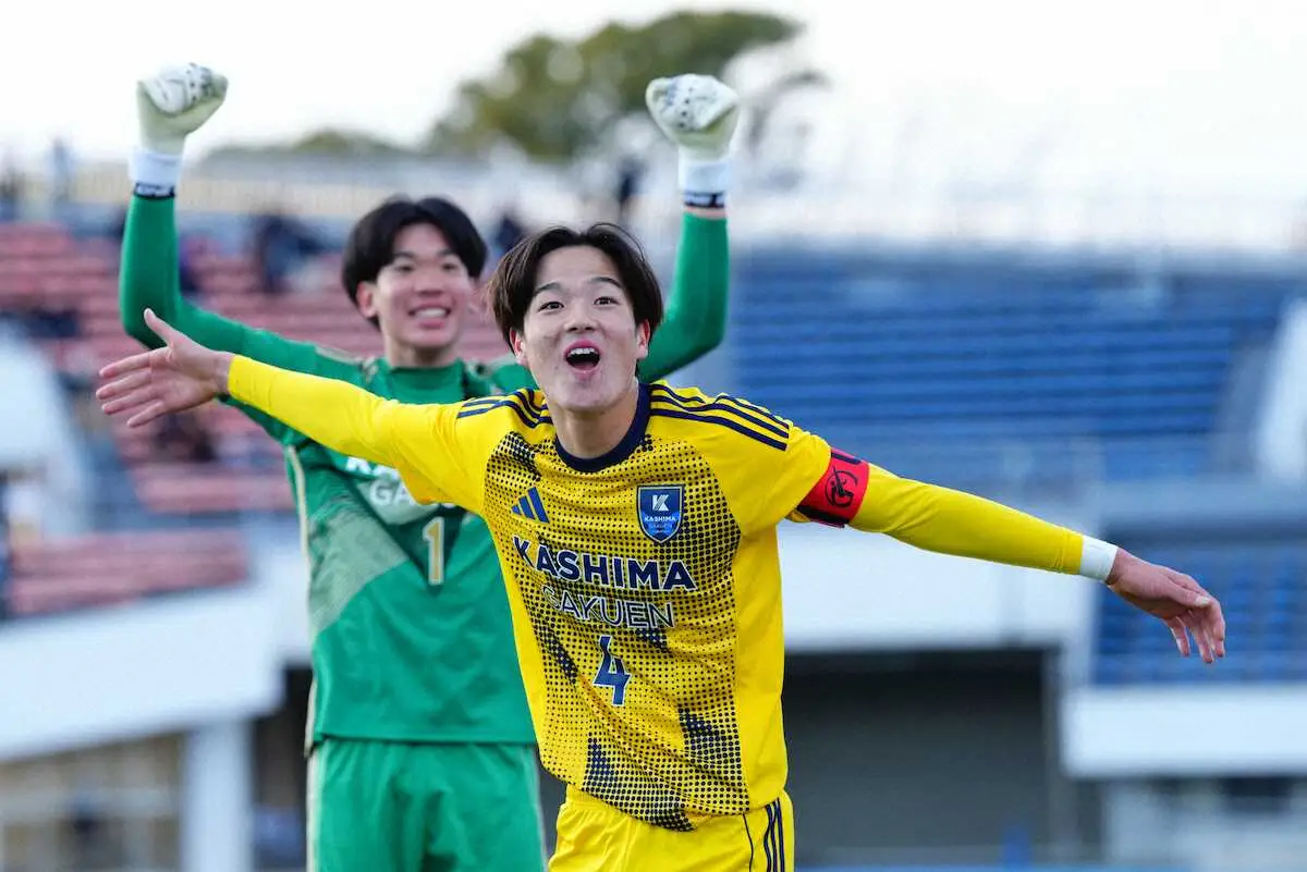 高校サッカー】鹿島学園 17大会ぶり8強！FW内海鮮やか2得点 - スポニチ