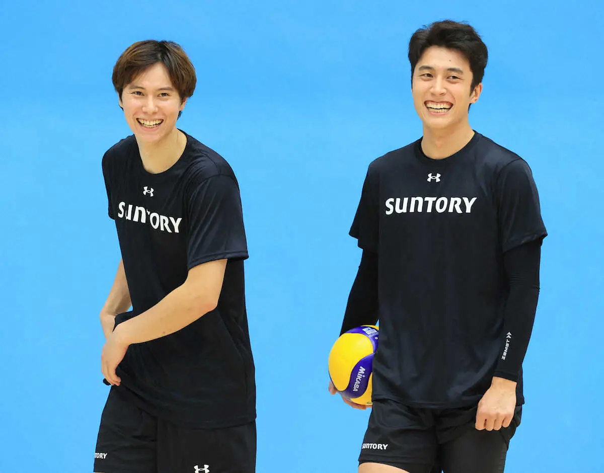 サントリーの高橋藍、国内初お披露目「今季、優勝に貢献できるように