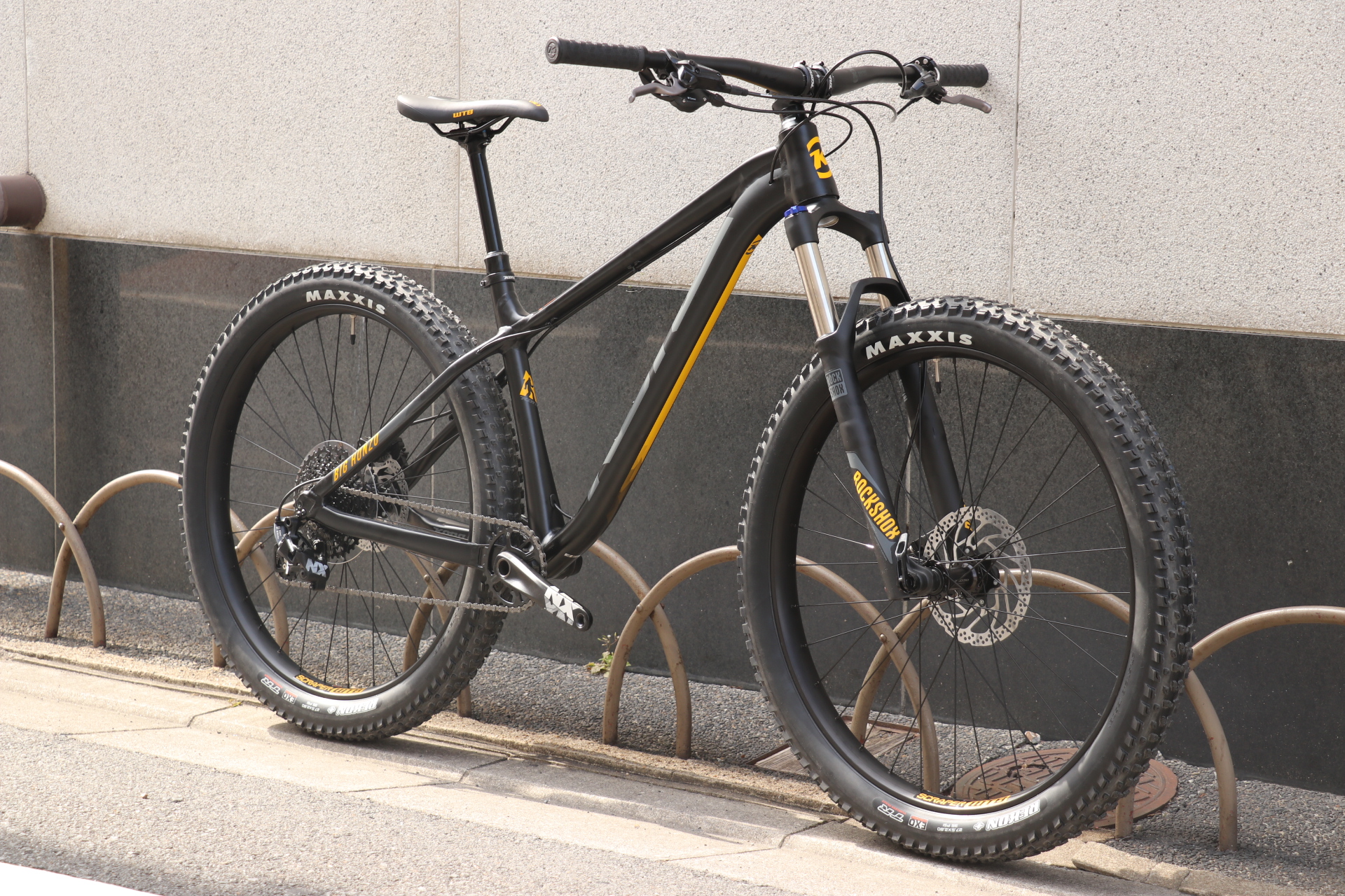 BLOG 人気すぎる！27.5+採用のハードテイルMTB【 KONA / コナ 2018