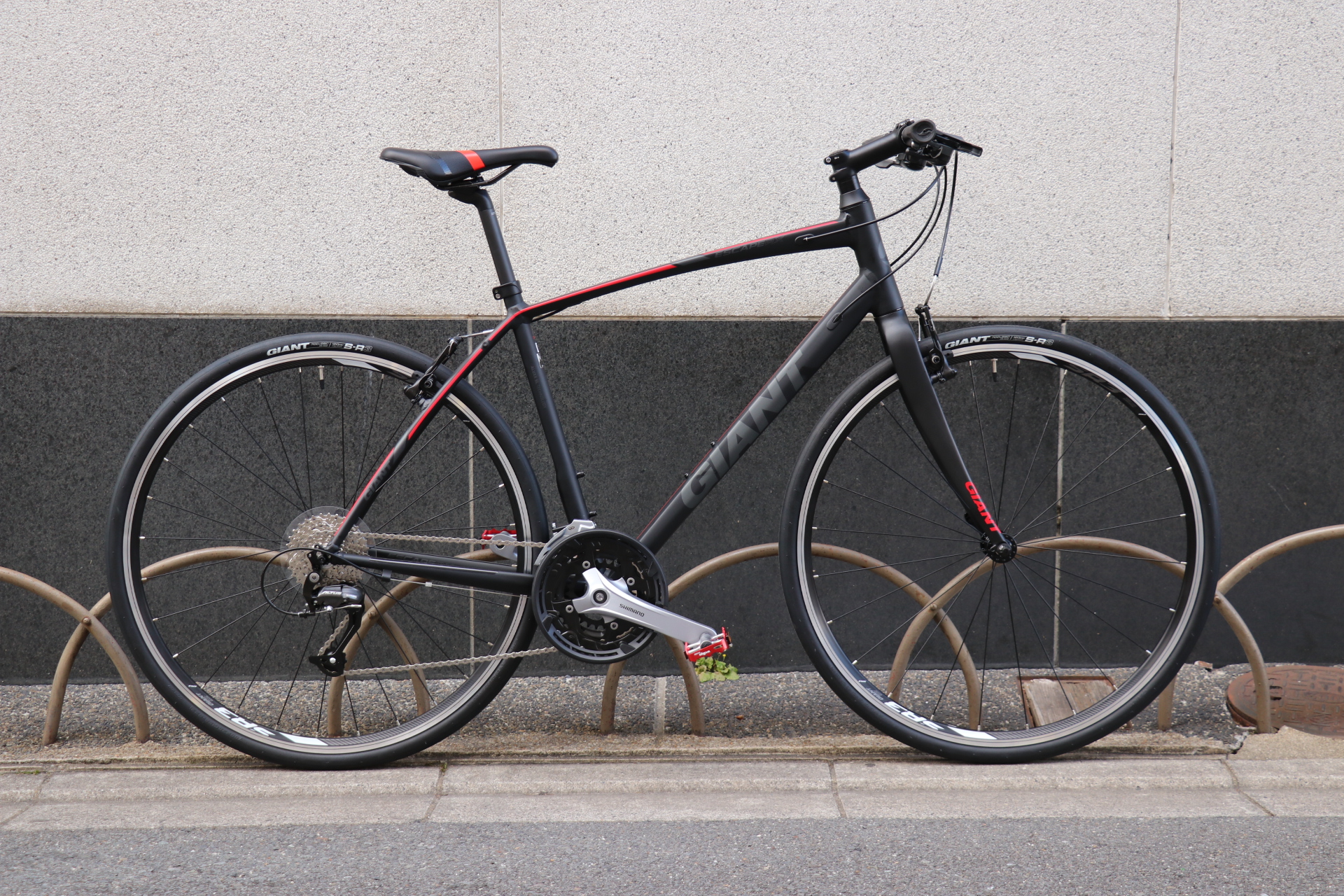 BLOG 【 GIANT / ジャイアント 2018モデル 】クロスバイク ESCAPE