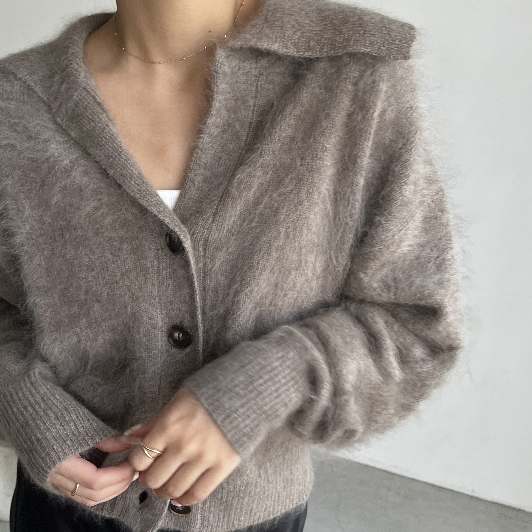 上質な素材感が魅力】WOOL100ミンクタッチカーディガンを徹底解説