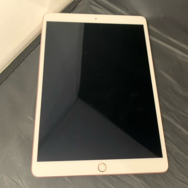 APPLE 〔中古〕iPad Pro 10.5ｲﾝﾁ 64GB ﾛｰｽﾞｺﾞｰﾙﾄﾞ MQF22J/A docomo SIM