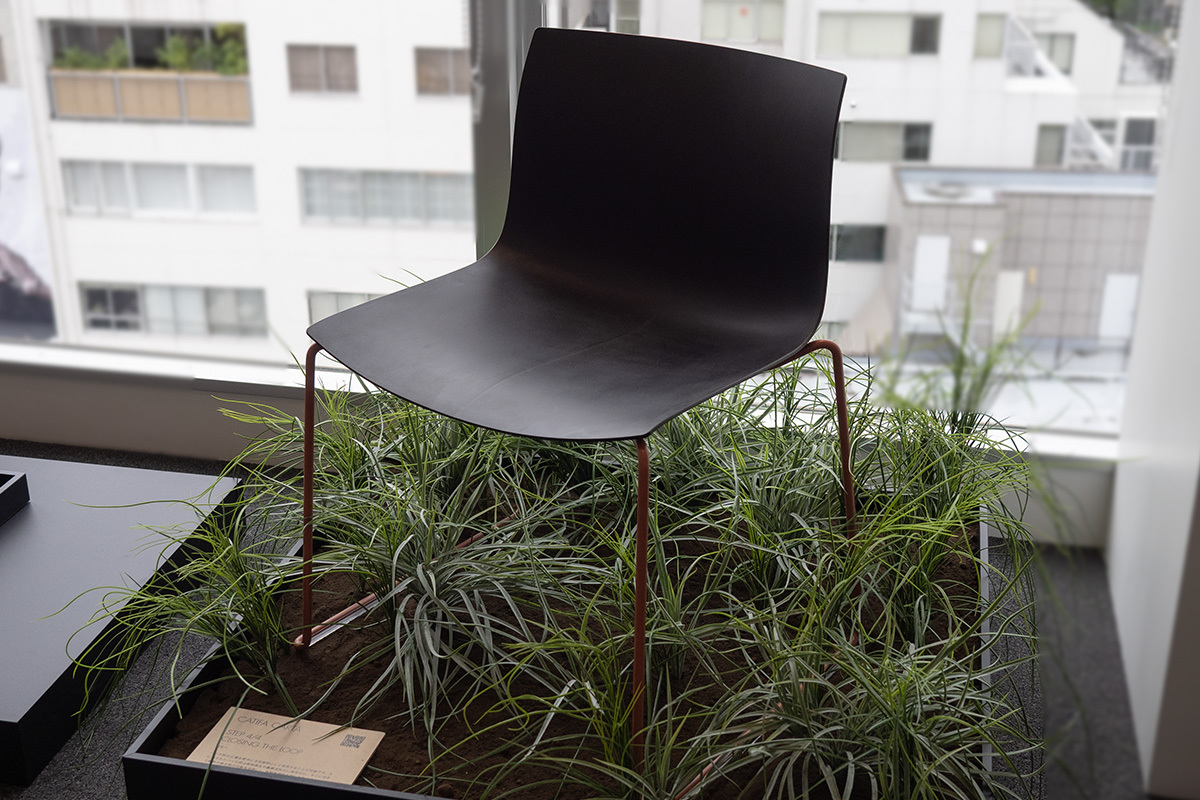 Arper、自然に還元できる新素材を採用したチェアシリーズ「Catifa
